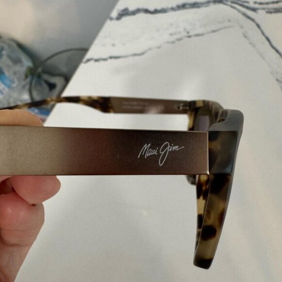 Maui Jim -- TALK STORY !!!  FLAWLESS - Picture 3 of 4